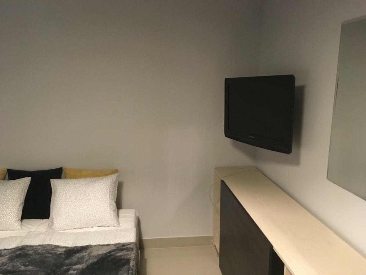 Mia Mia House Hostel คาโตวีตเซ ภายนอก รูปภาพ